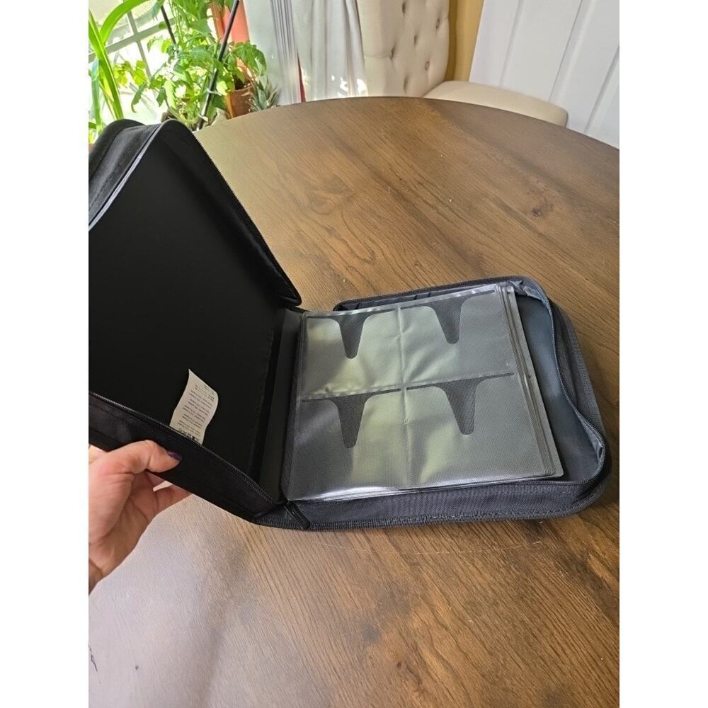 Vintage CD/DVD Nylon carrying case holder with strap-holds 32 CD's - Picture 4 of 16